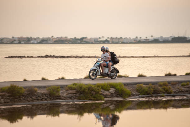 ruta en moto para hacer en pareja en formentera