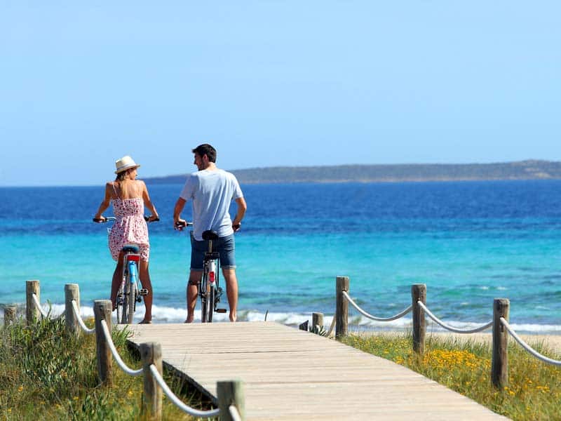 Alquiler de vehículos en Es Pujols, Formentera