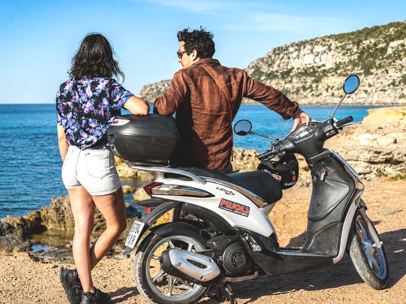 Alquiler de vehículos en Es Pujols, Formentera
